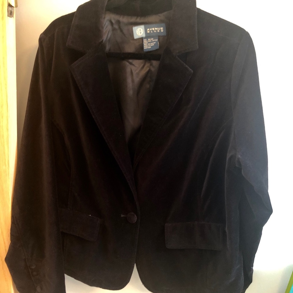 Women’s Avenue Blues suit jacket